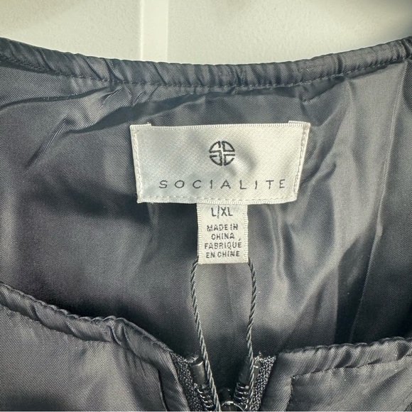 SOCIALITE Black Puffer Mae Vest Quilted Lightweight Full Zip Pockets Size L/XL - Picture 7 of 10